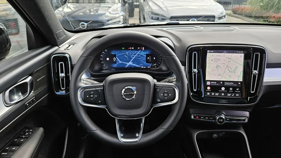 VOLVO XC40 -