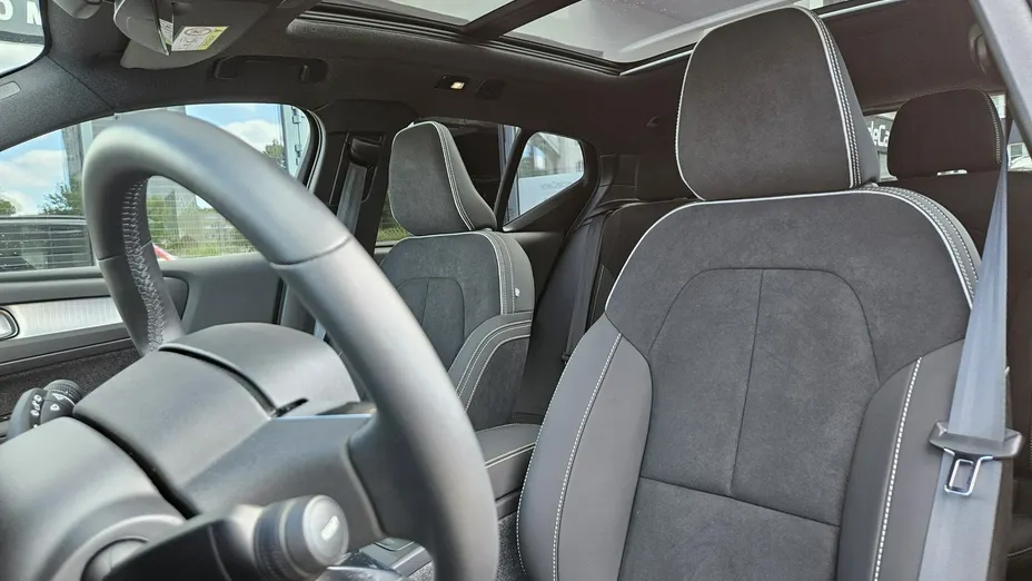 VOLVO XC40 -