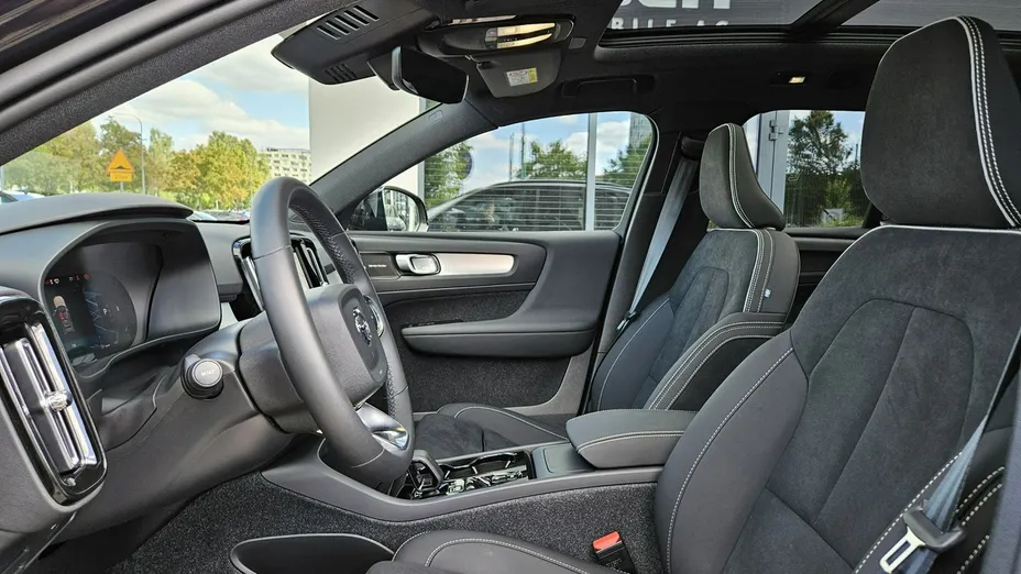 VOLVO XC40 -