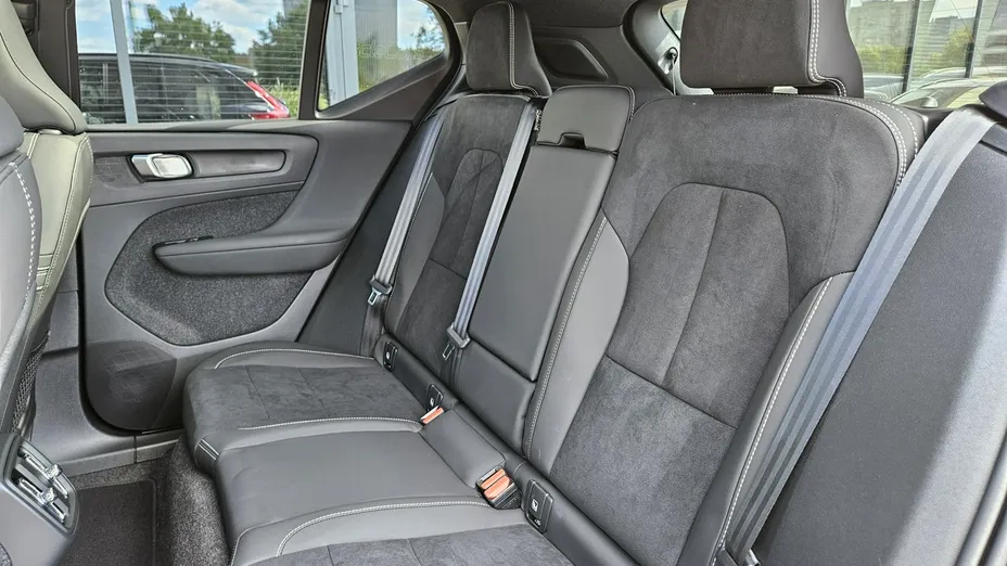 VOLVO XC40 -