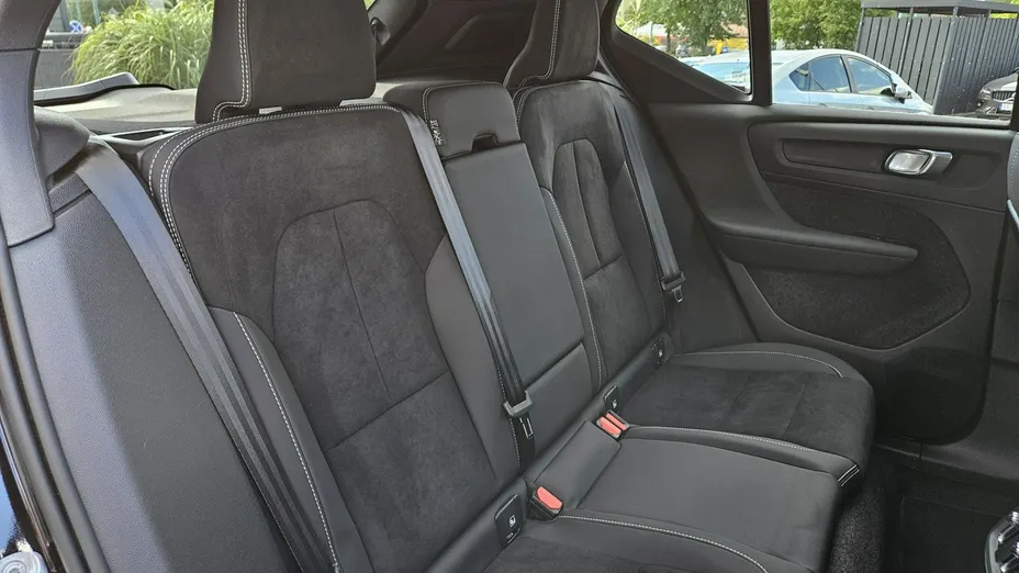 VOLVO XC40 -
