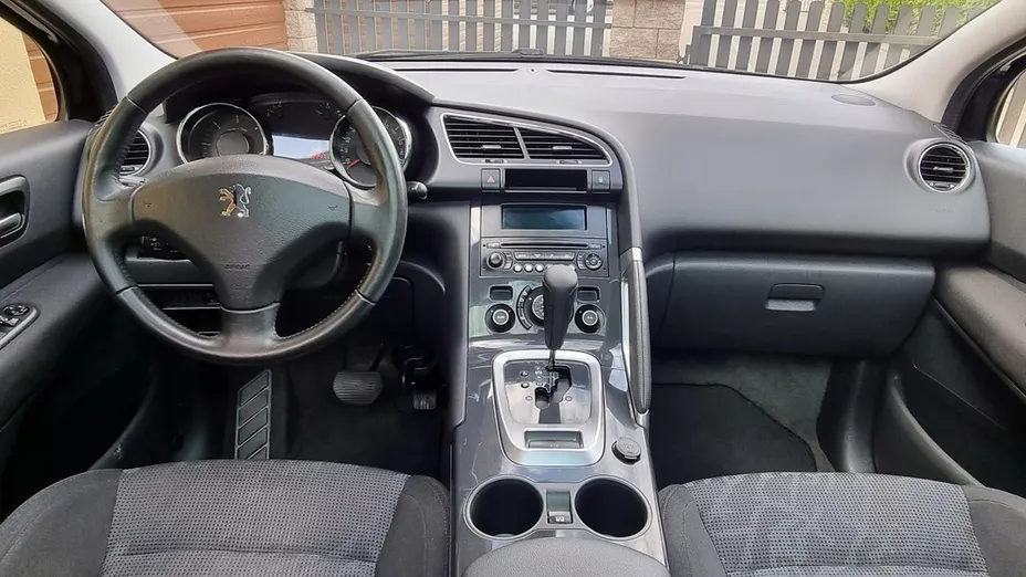 PEUGEOT 3008 -