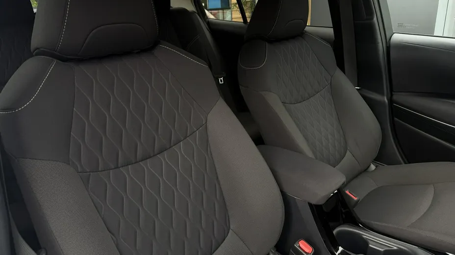 TOYOTA Corolla -