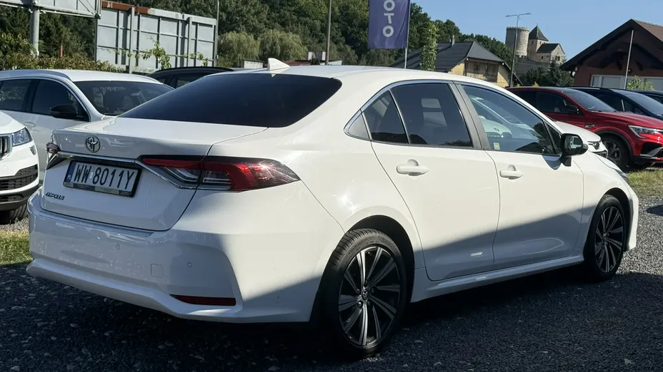 TOYOTA Corolla -