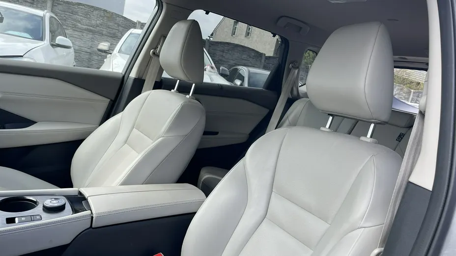 NISSAN X-Trail -