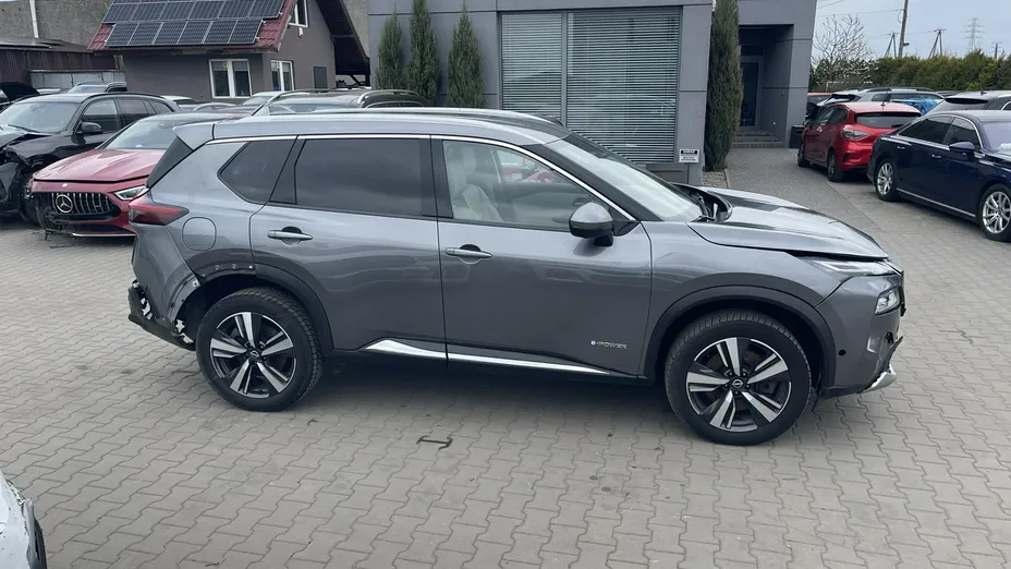 NISSAN X-Trail -