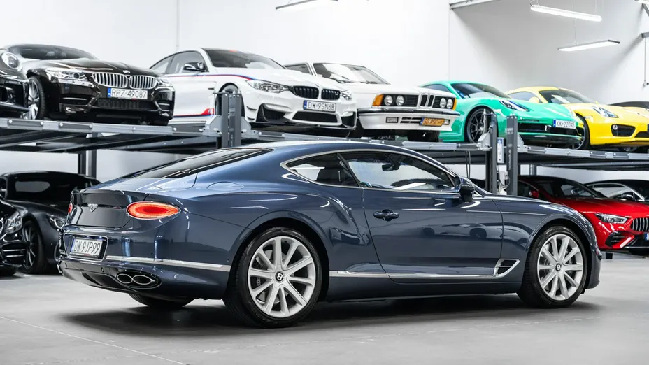 BENTLEY Continental -