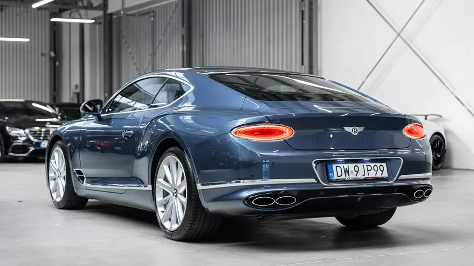 BENTLEY Continental -
