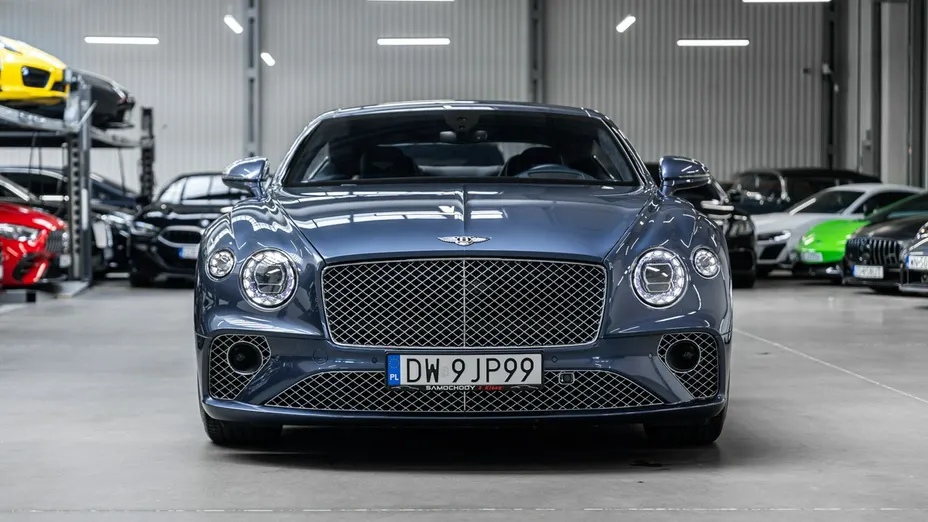 BENTLEY Continental -