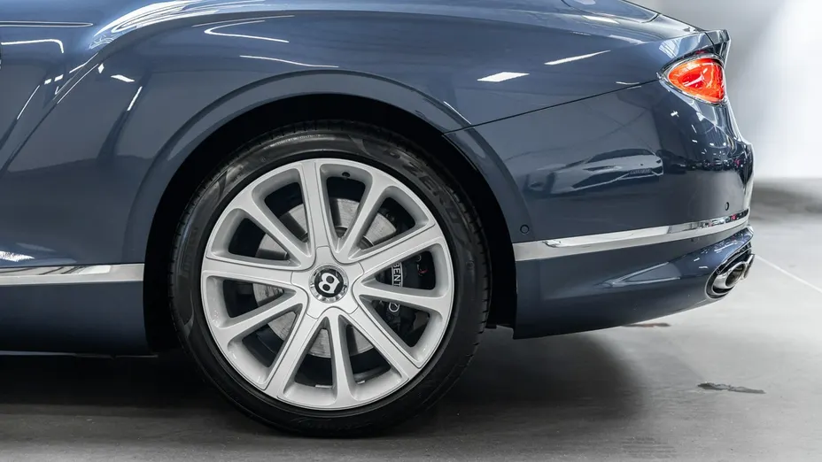 BENTLEY Continental -