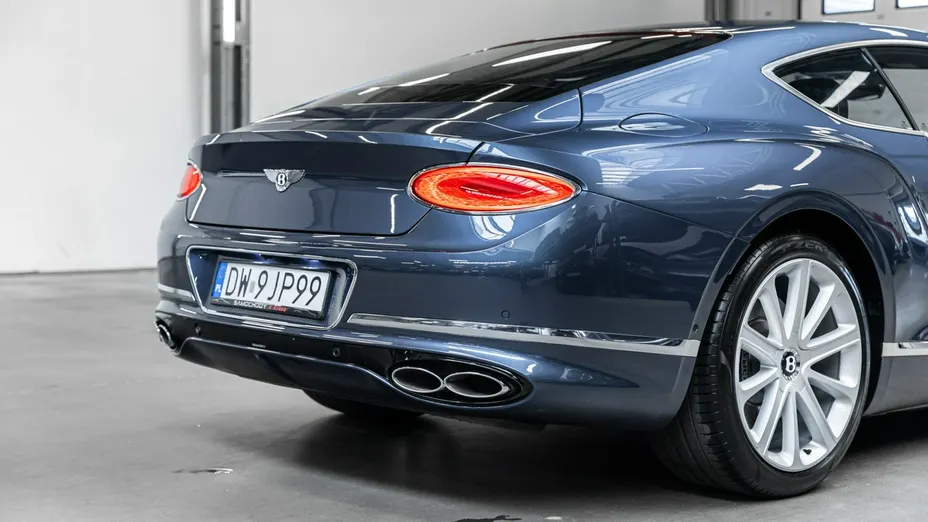 BENTLEY Continental -