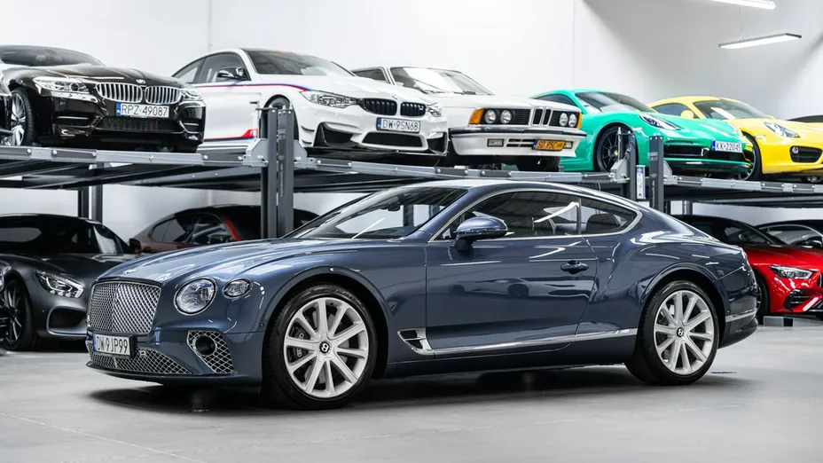 BENTLEY Continental -