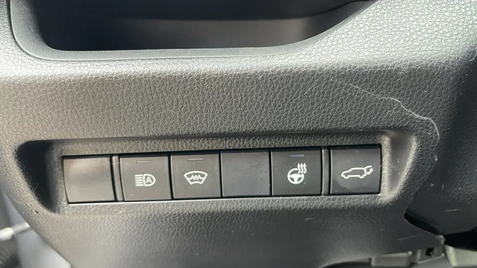 TOYOTA RAV4 -