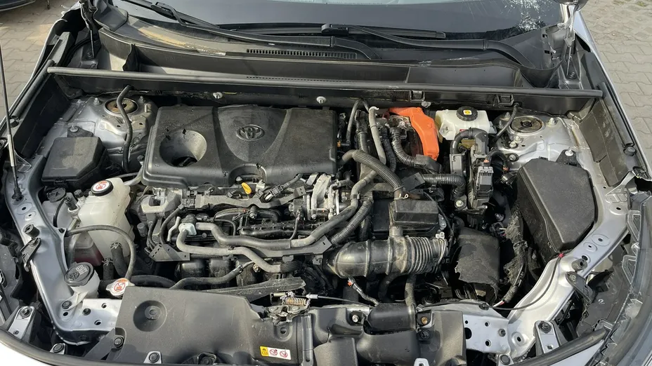 TOYOTA RAV4 -