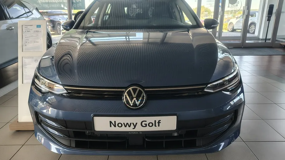 VOLKSWAGEN Golf -