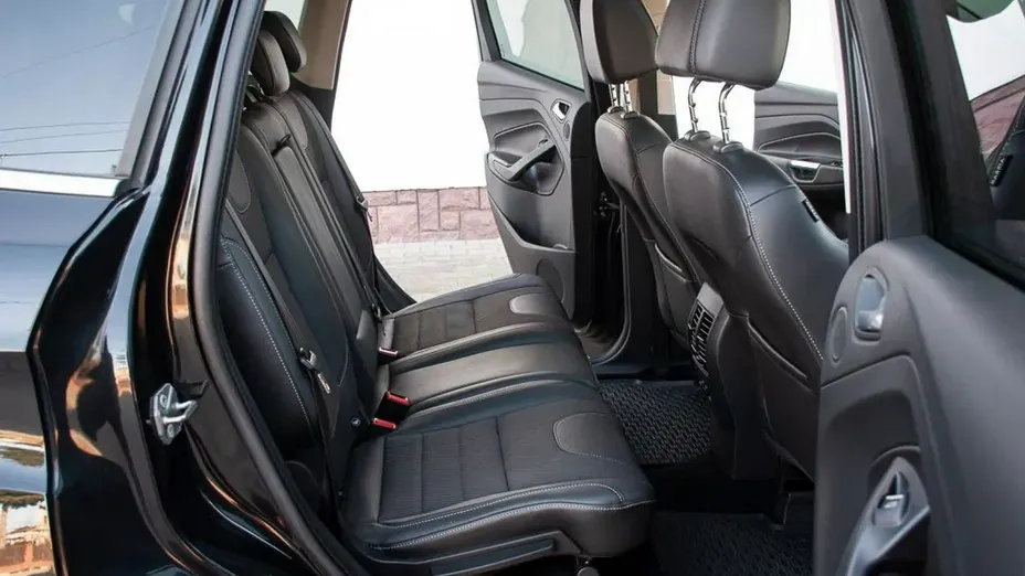 FORD Kuga -