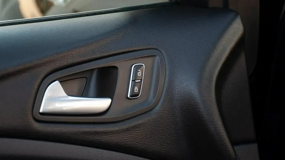 FORD Kuga -
