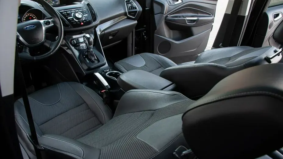 FORD Kuga -