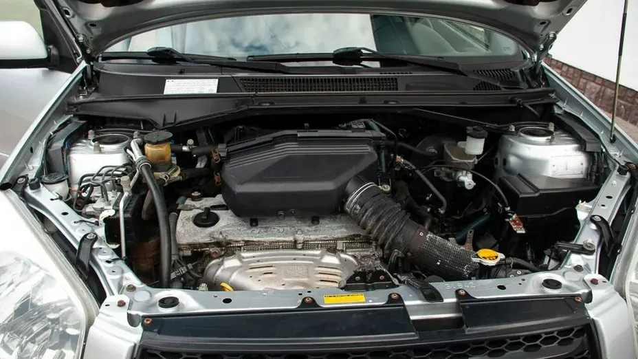 TOYOTA RAV4 -