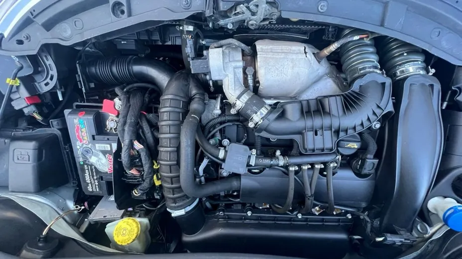PEUGEOT 207 -