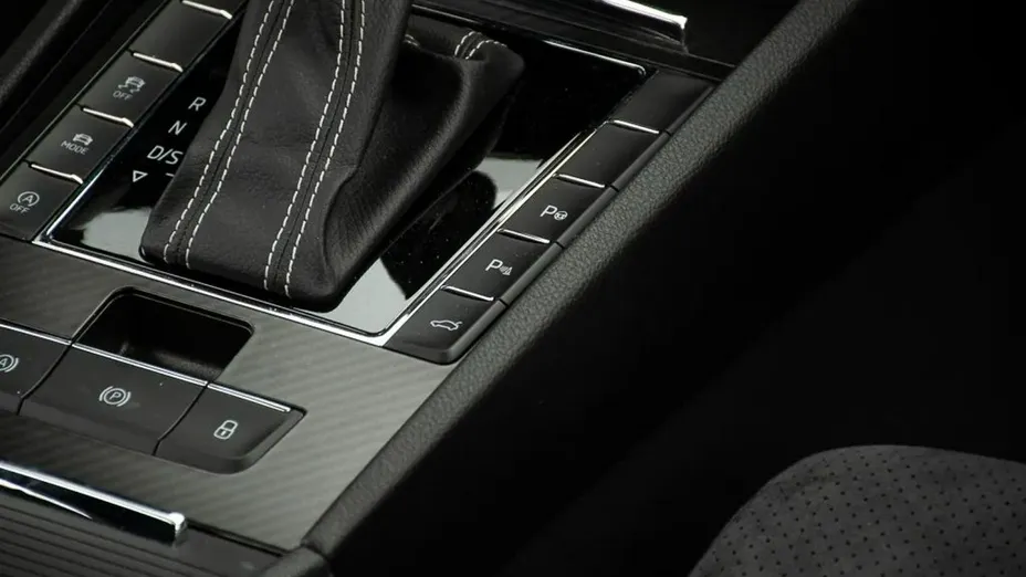 SKODA Superb -