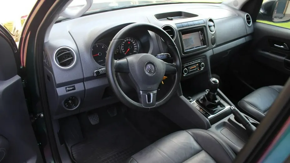 VOLKSWAGEN Amarok -