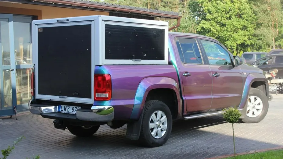 VOLKSWAGEN Amarok -