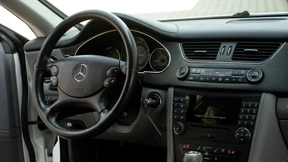 MERCEDES-BENZ CLS -