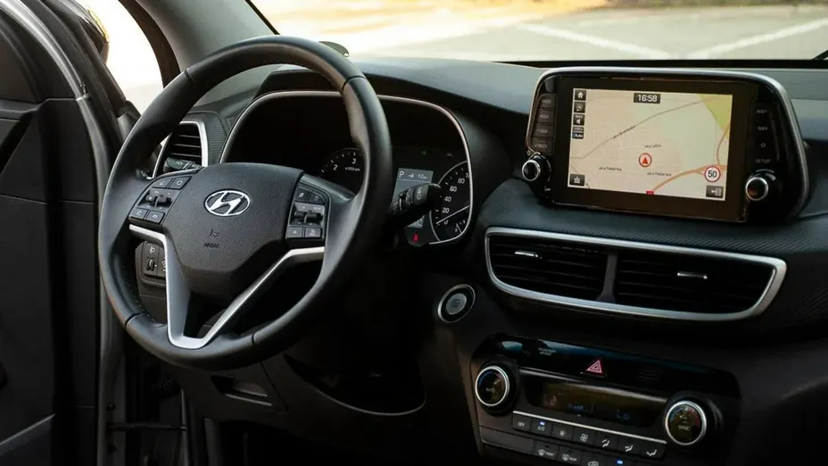 HYUNDAI Tucson -