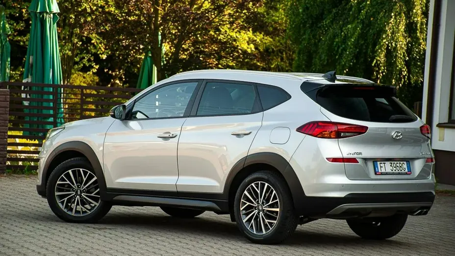 HYUNDAI Tucson -