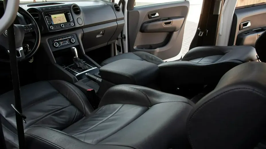 VOLKSWAGEN Amarok -