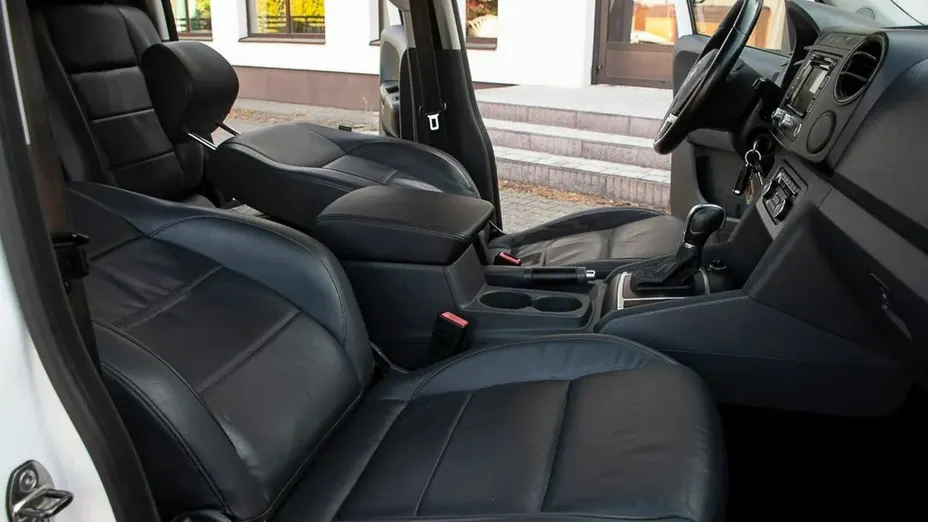 VOLKSWAGEN Amarok -