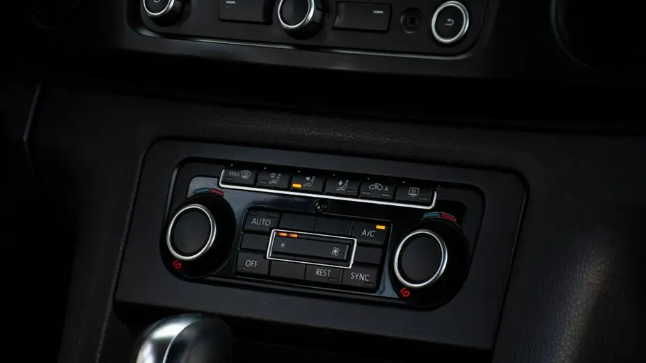 VOLKSWAGEN Amarok -