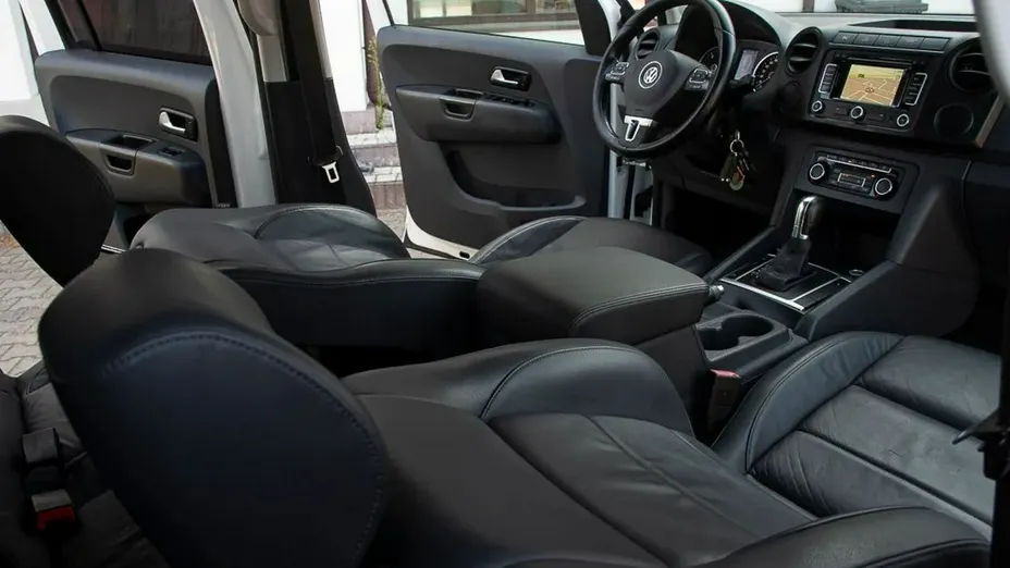 VOLKSWAGEN Amarok -