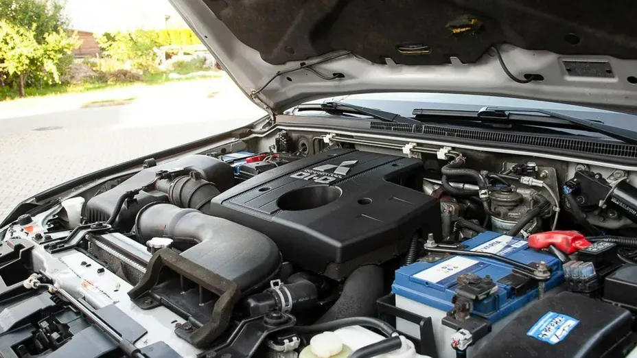 MITSUBISHI Pajero -