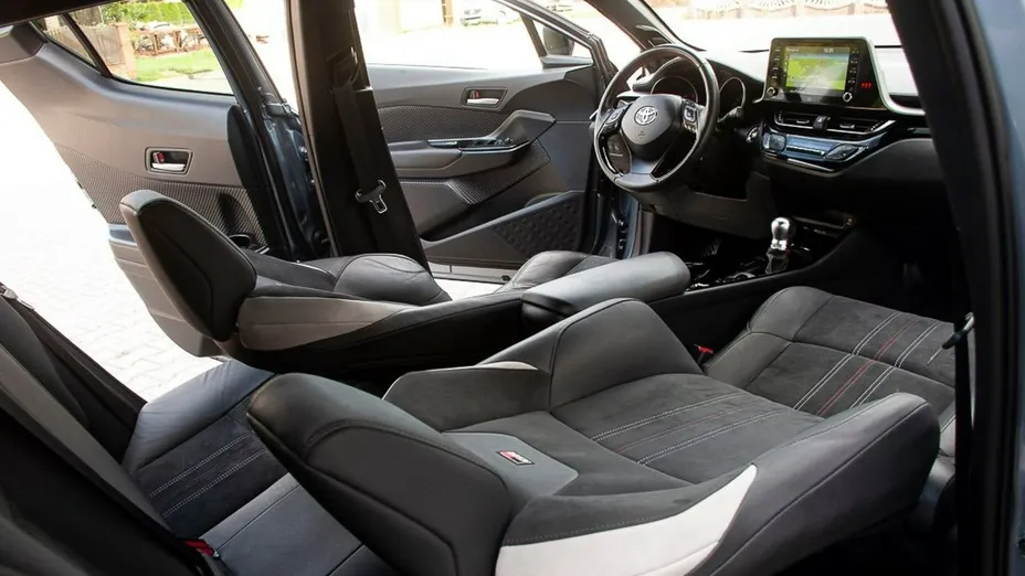 TOYOTA C-HR -