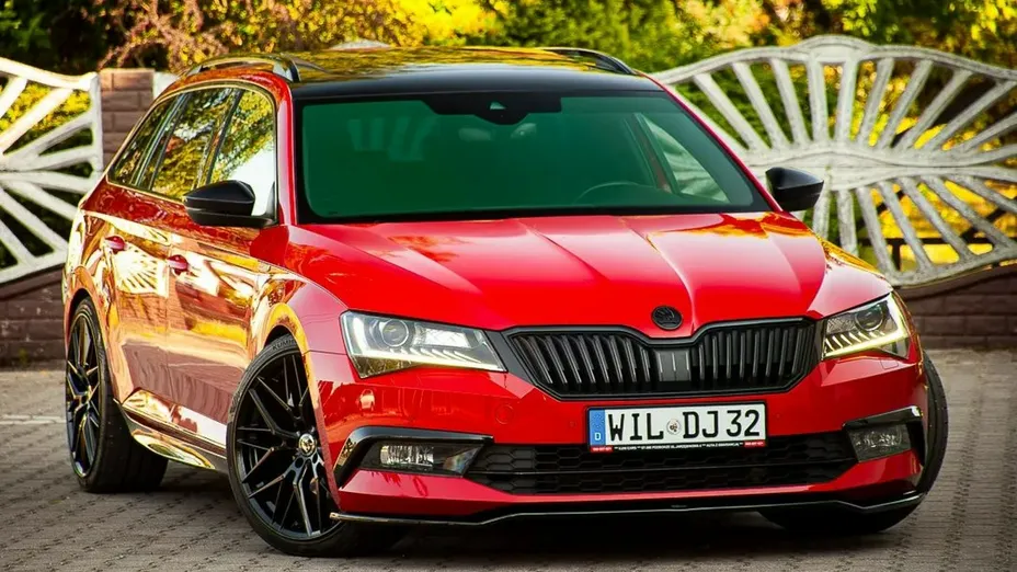 SKODA Superb -