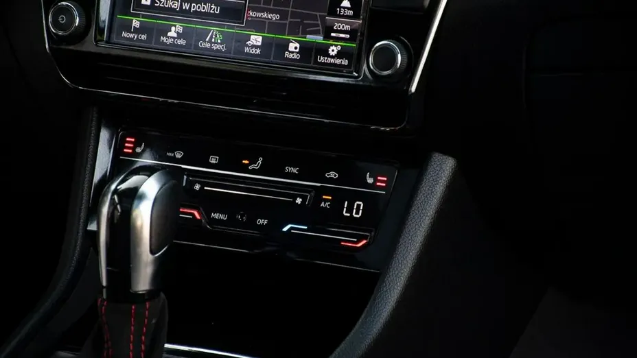 SKODA Superb -