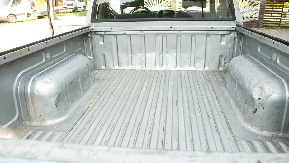 NISSAN Pick Up -