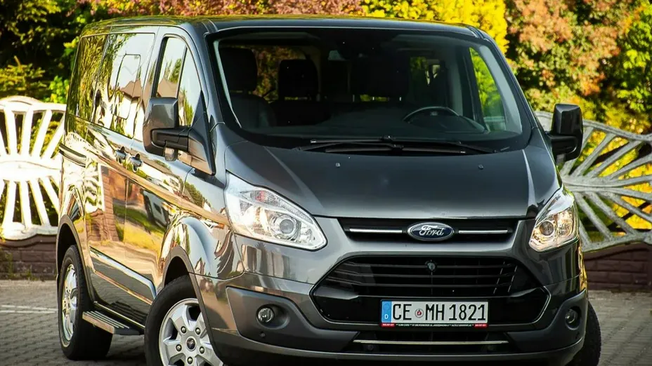 FORD Tourneo Custom -