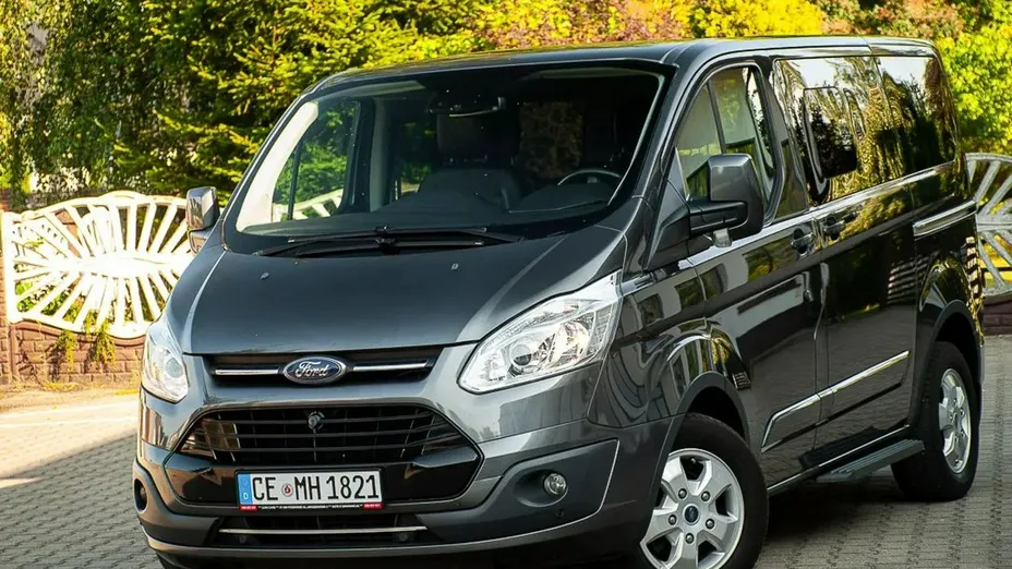 FORD Tourneo Custom -