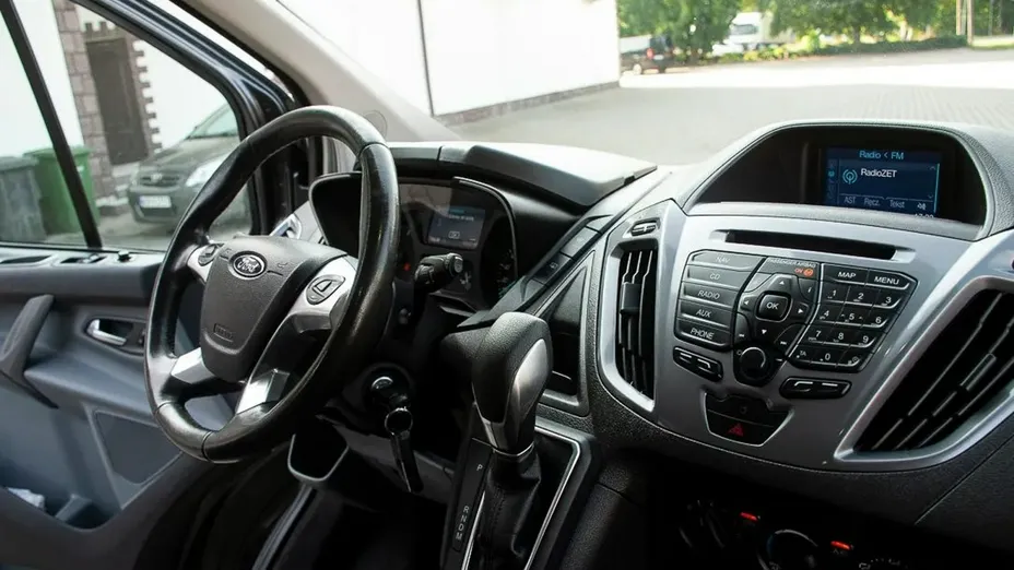 FORD Tourneo Custom -