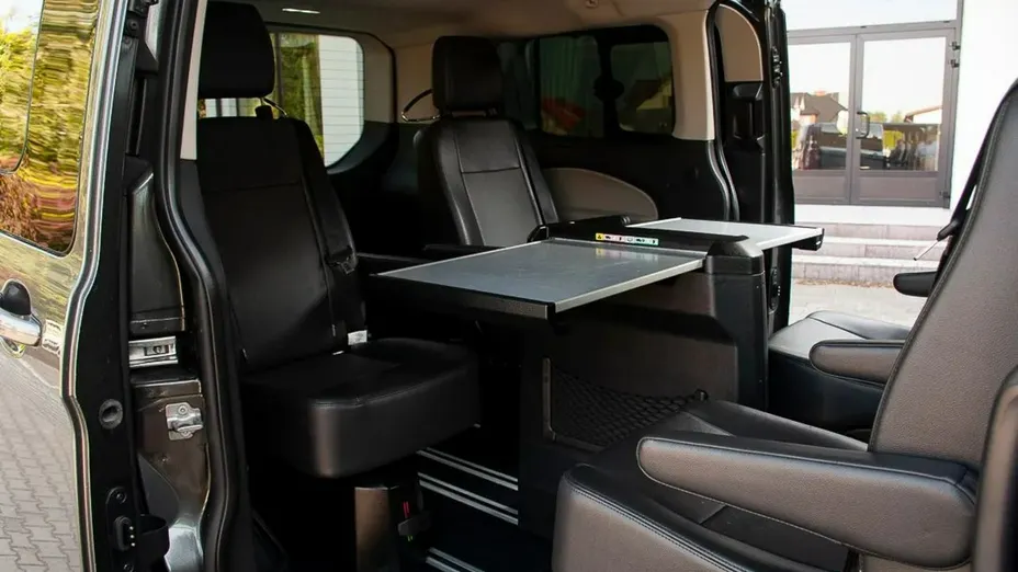 FORD Tourneo Custom -