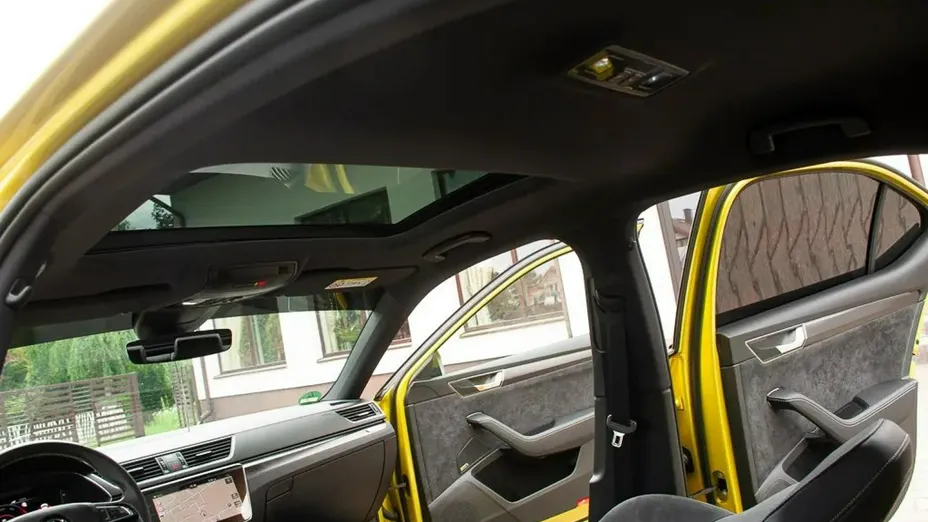 SKODA Superb -
