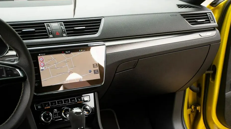 SKODA Superb -