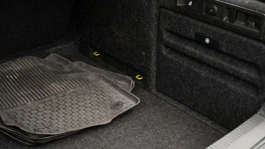 SKODA Superb -