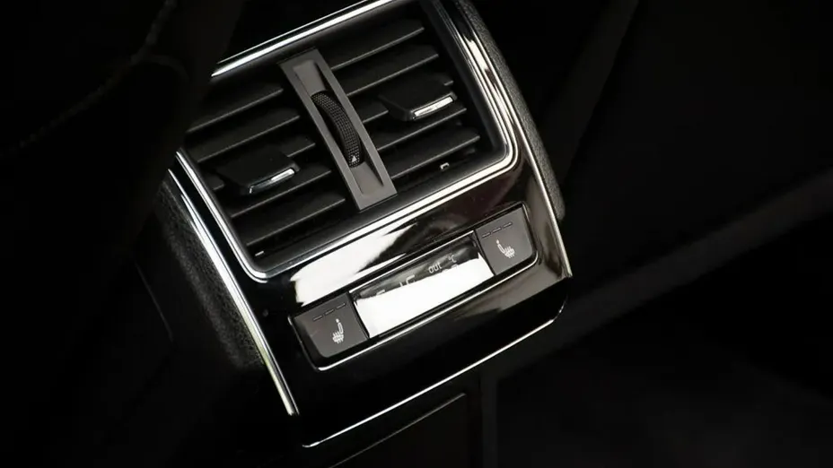 SKODA Superb -