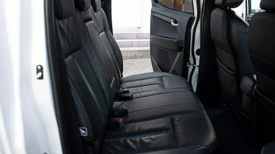 ISUZU D-Max -