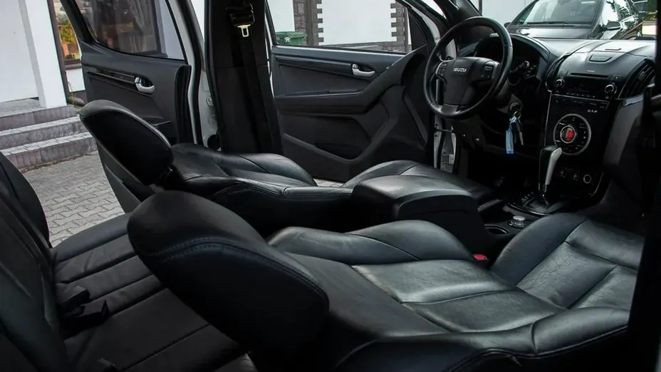 ISUZU D-Max -
