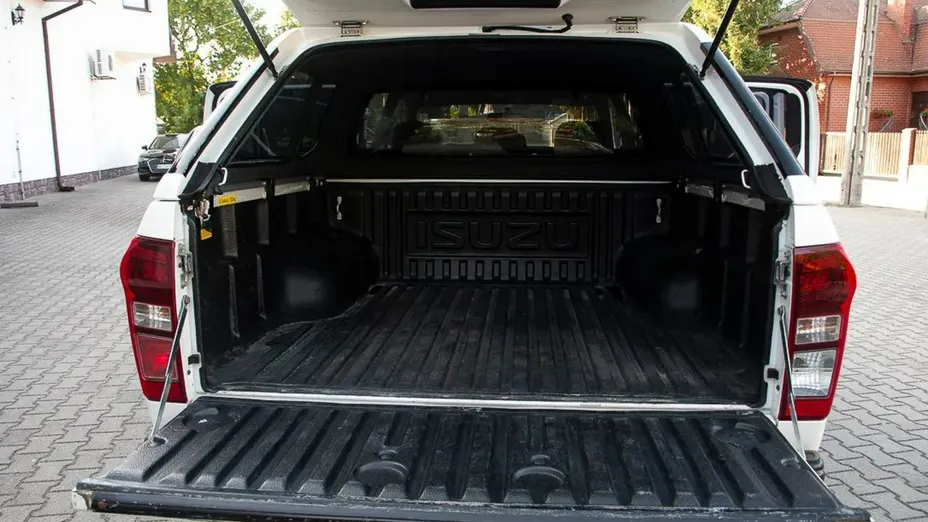 ISUZU D-Max -